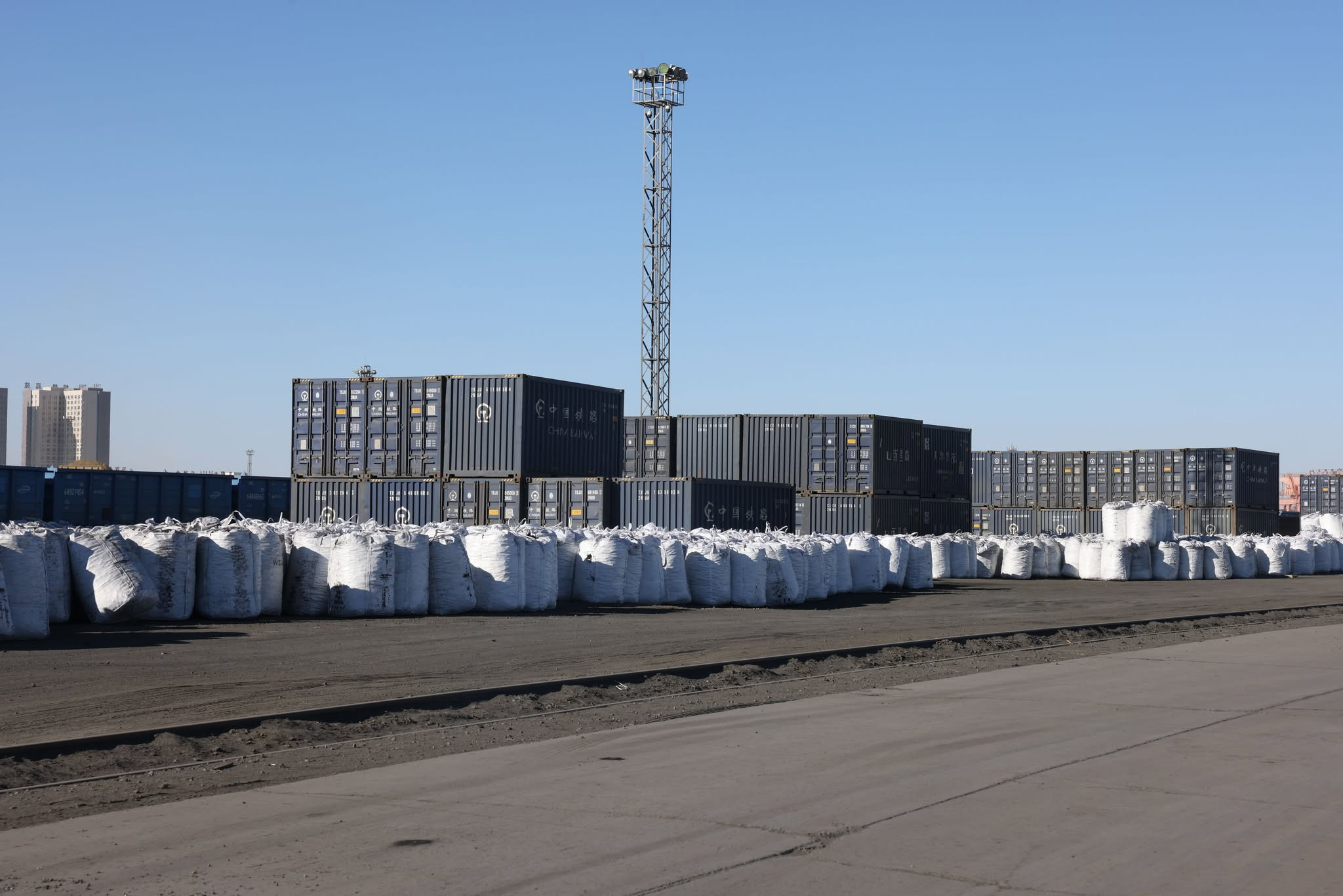 Эмээлт эко аж үйлдвэрийн парк төсөлд хамтран ажиллах талаар санал солилцлоо.